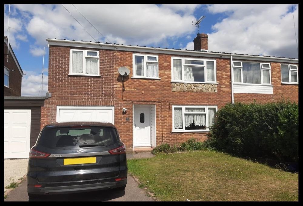 4 bedroom semidetached house for sale in Huntingdon Close, Totton, SO40
