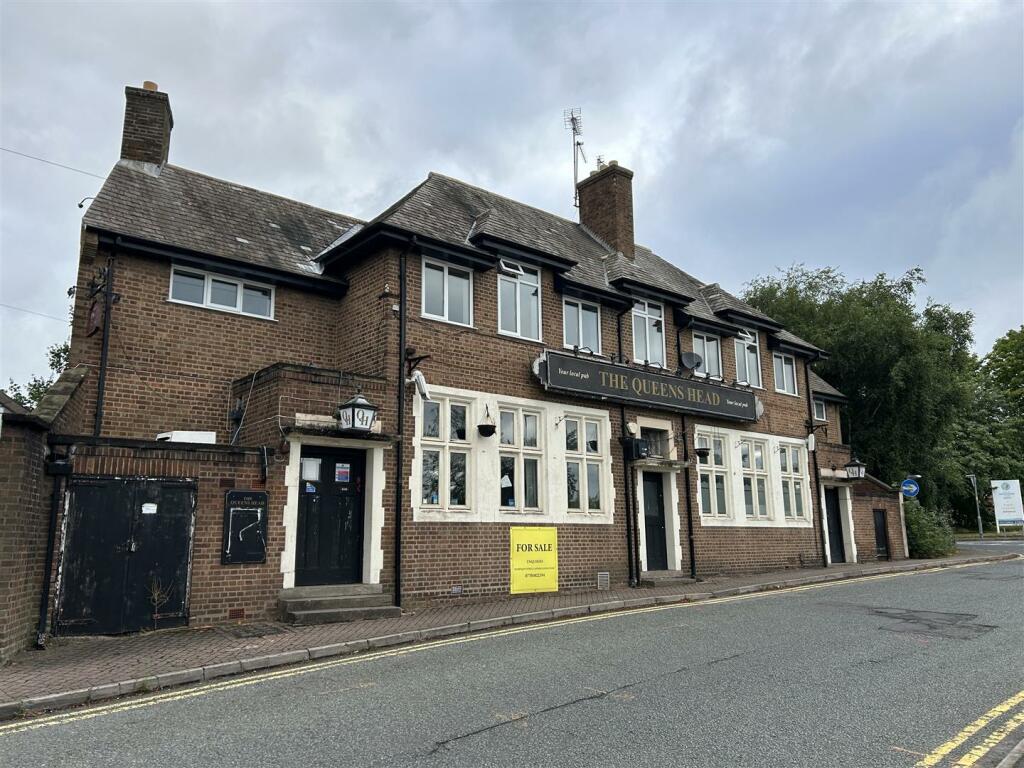 Main image of property: The Queen's Head, Queen Street, Redditch, B98 8AY 8AY