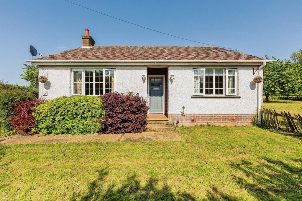 2 bedroom detached bungalow for sale in How End Road, Houghton Conquest