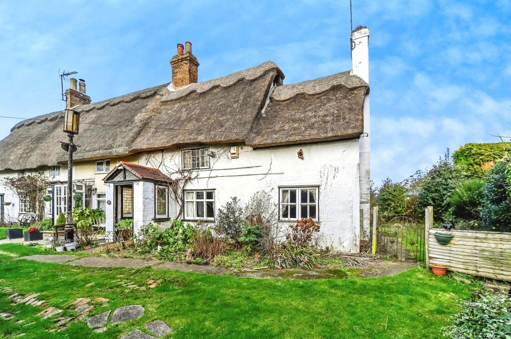 3 bedroom terraced house for sale in Church End, Ravensden, Bedford, MK44