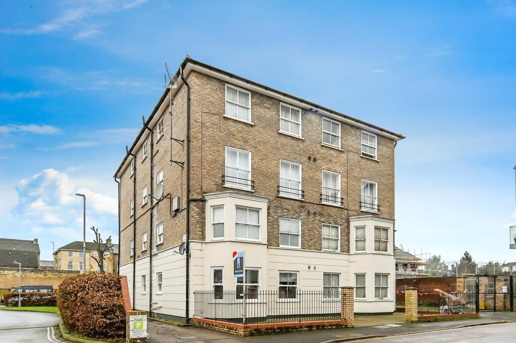 Main image of property: The Avenue, Bedford