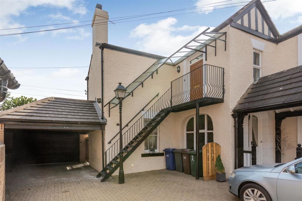 2 bedroom apartment for sale in High Trees Court, Sherburn In Elmet