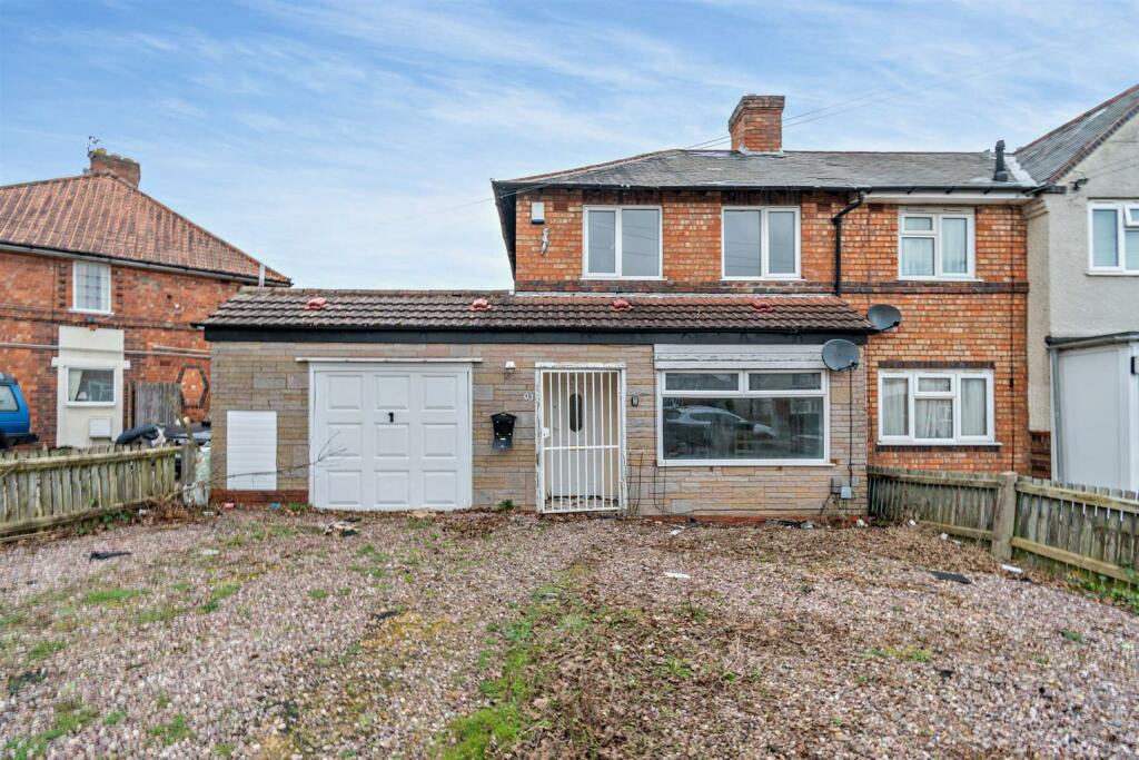 3 bedroom end of terrace house for sale in Nailstone Crescent
