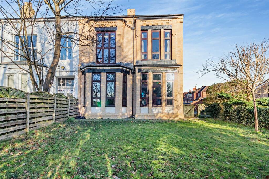 5 bedroom house for sale in Bent Lane, Prestwich, M25