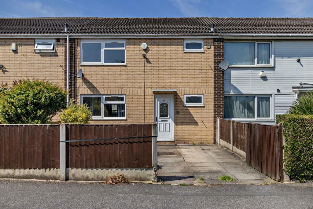 3 bedroom terraced house for sale in Telford Terrace, Leeds, LS10