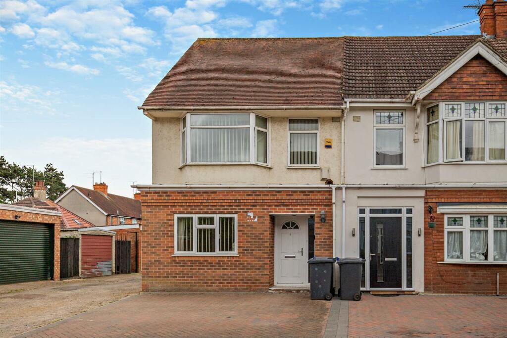 3 bedroom end of terrace house for sale in Greville Avenue, Northampton