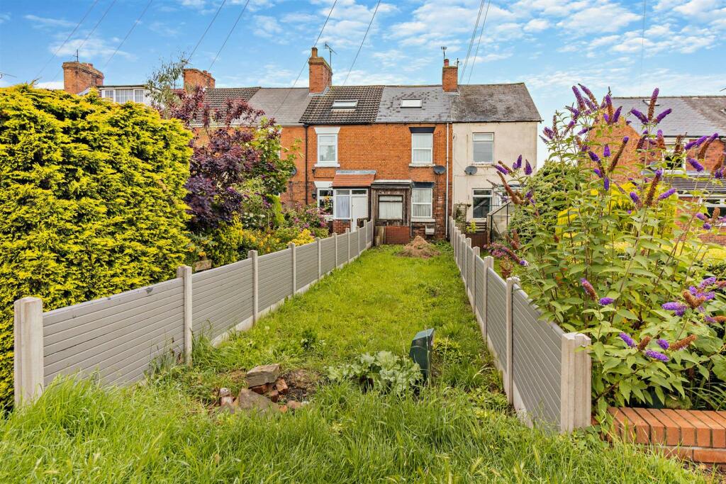 2 bedroom terraced house for sale in Chesterfield Road, Barlborough, S43