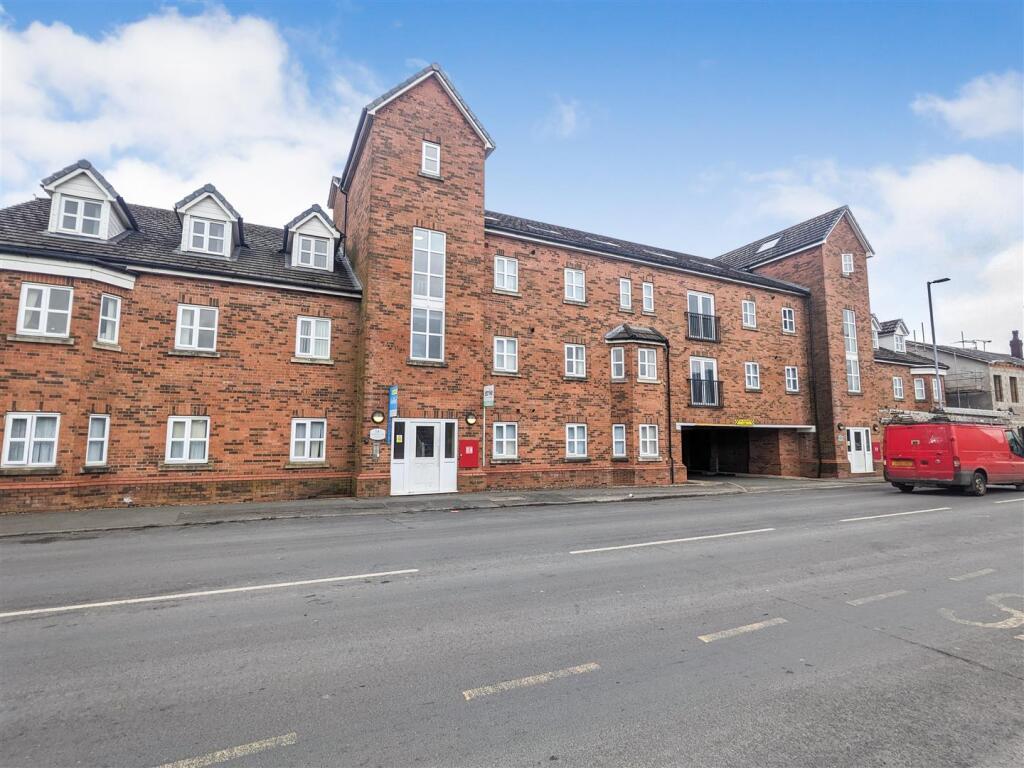 Main image of property: Kenyon Lane, Manchester