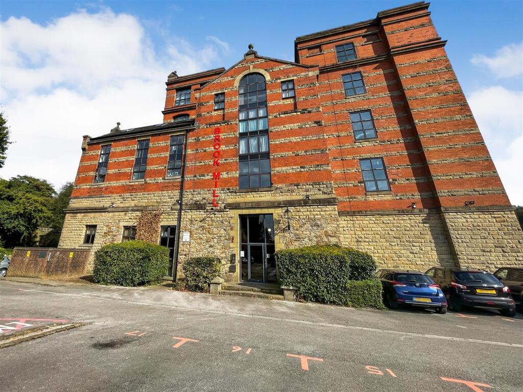 Main image of property: Threadfold Way, Bolton