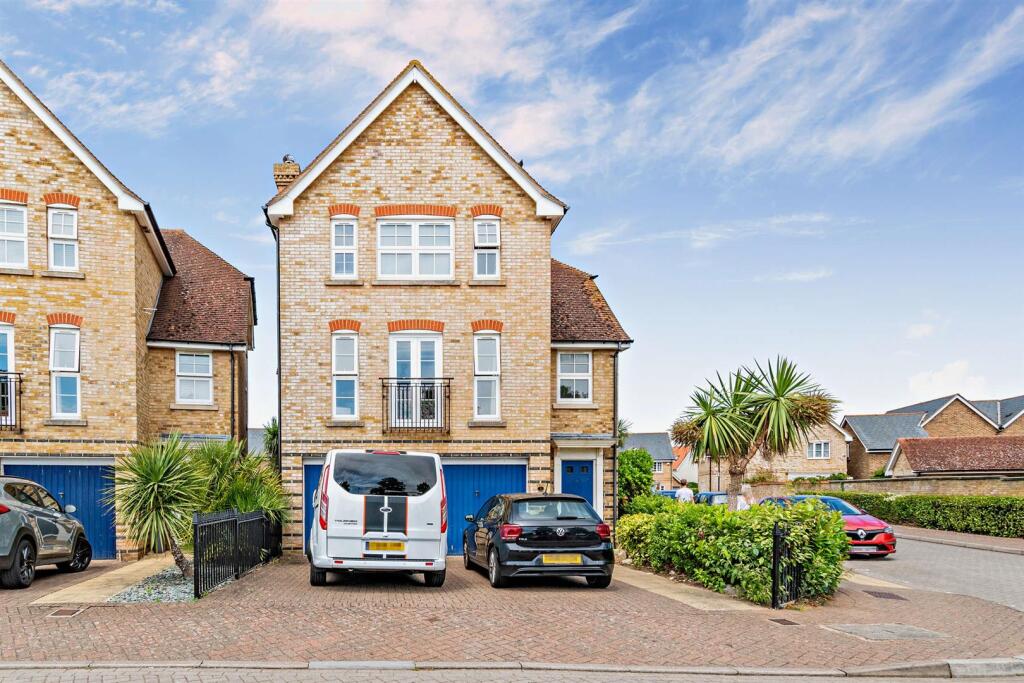 Main image of property: The Crescent, St. Marys Island