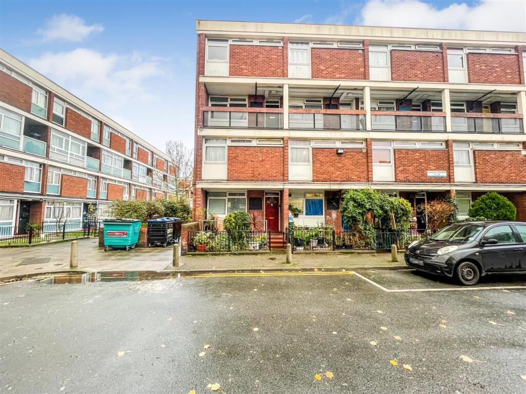 Main image of property: Lympstone Gardens, London