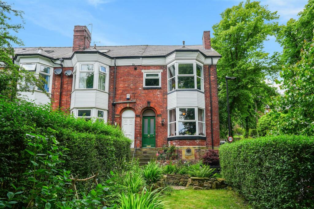 3 bedroom end of terrace house for sale in Crookesmoor Road