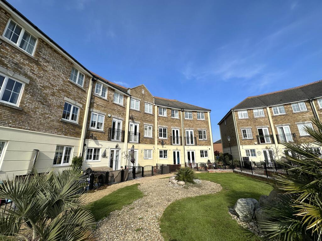 4 bedroom town house for rent in Long Beach View, Sovereign Harbour North, Eastbourne, East Sussex, BN23