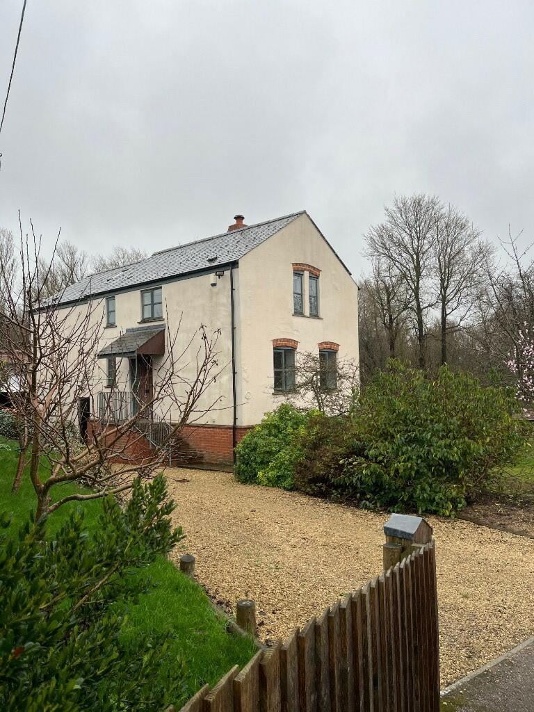 5 bedroom detached house for rent in Eynsham Road, OX29