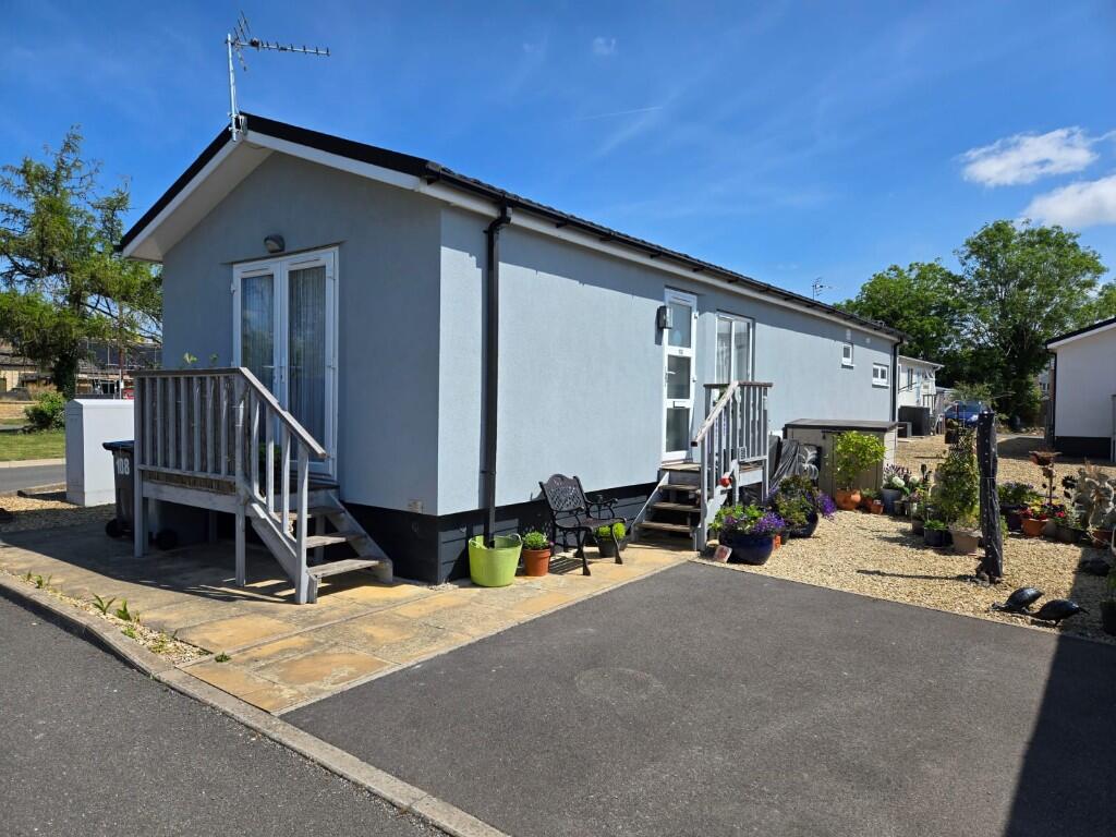 Main image of property: Carterton Mobile Home Park, Carterton, Oxfordshire, OX18