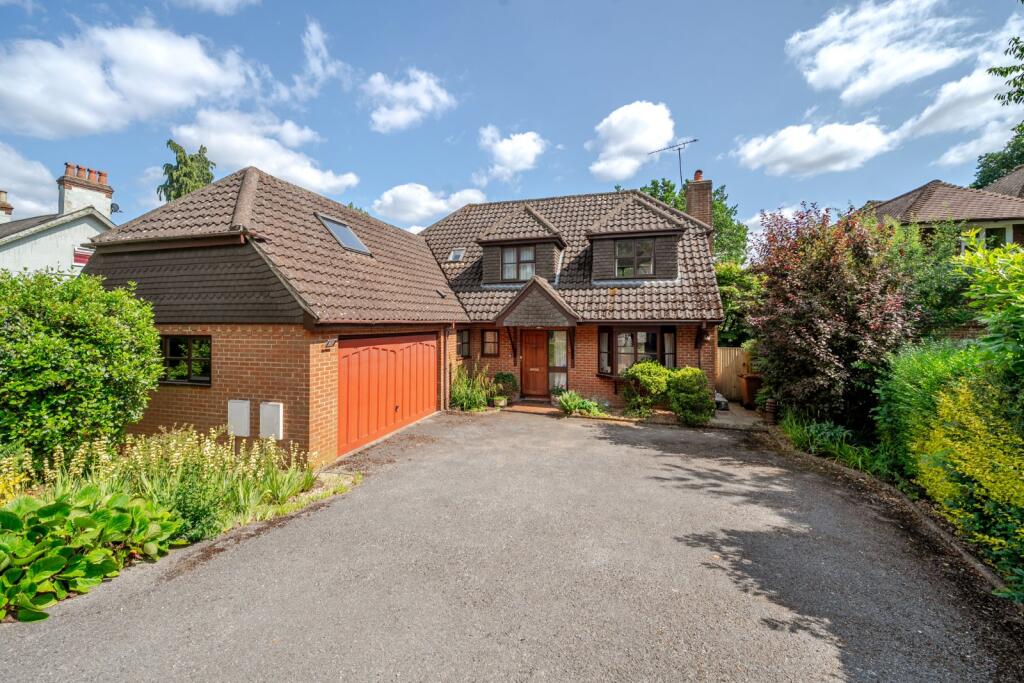 Main image of property: Alma Lane, Farnham, Surrey, GU9