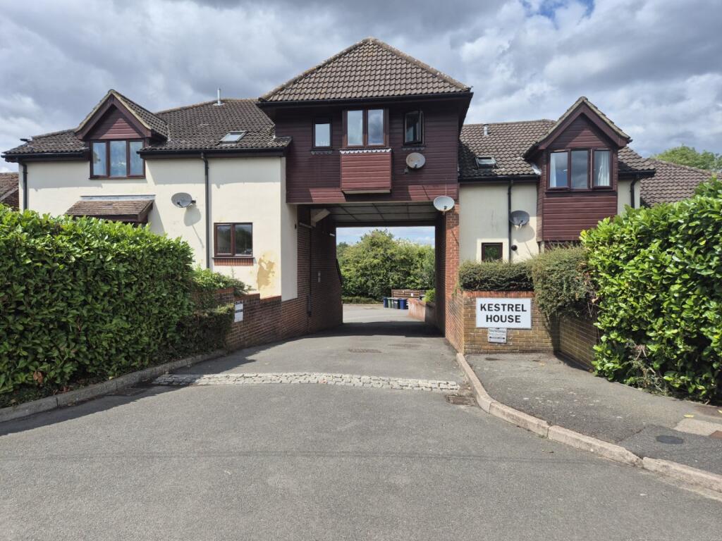 Main image of property: Weydon Lane, Farnham, Surrey, GU9