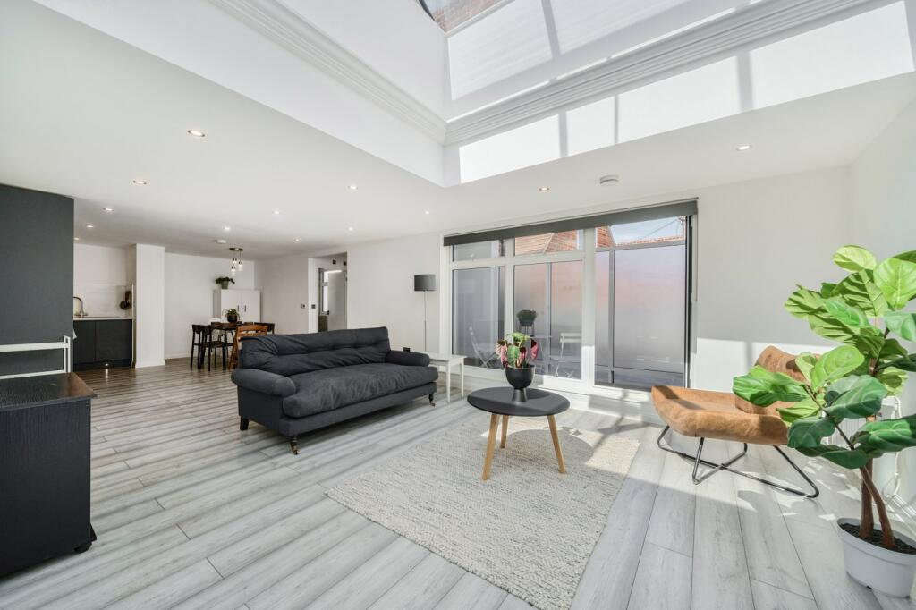 Main image of property: The Borough, Farnham, Surrey, GU9