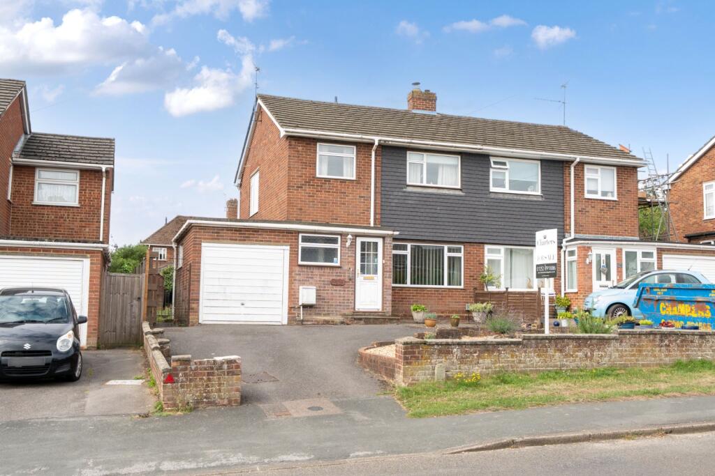 Main image of property: Upper Weybourne Lane, Farnham, Surrey, GU9