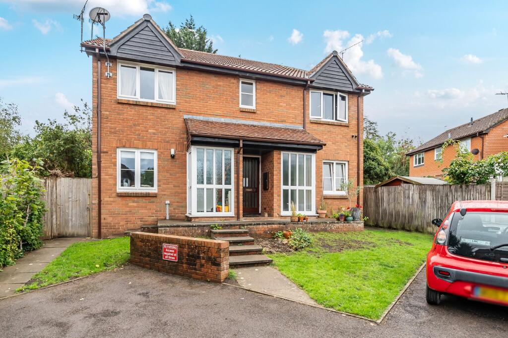 Main image of property: St Peters Gardens, Wrecclesham, Farnham, Surrey, GU10