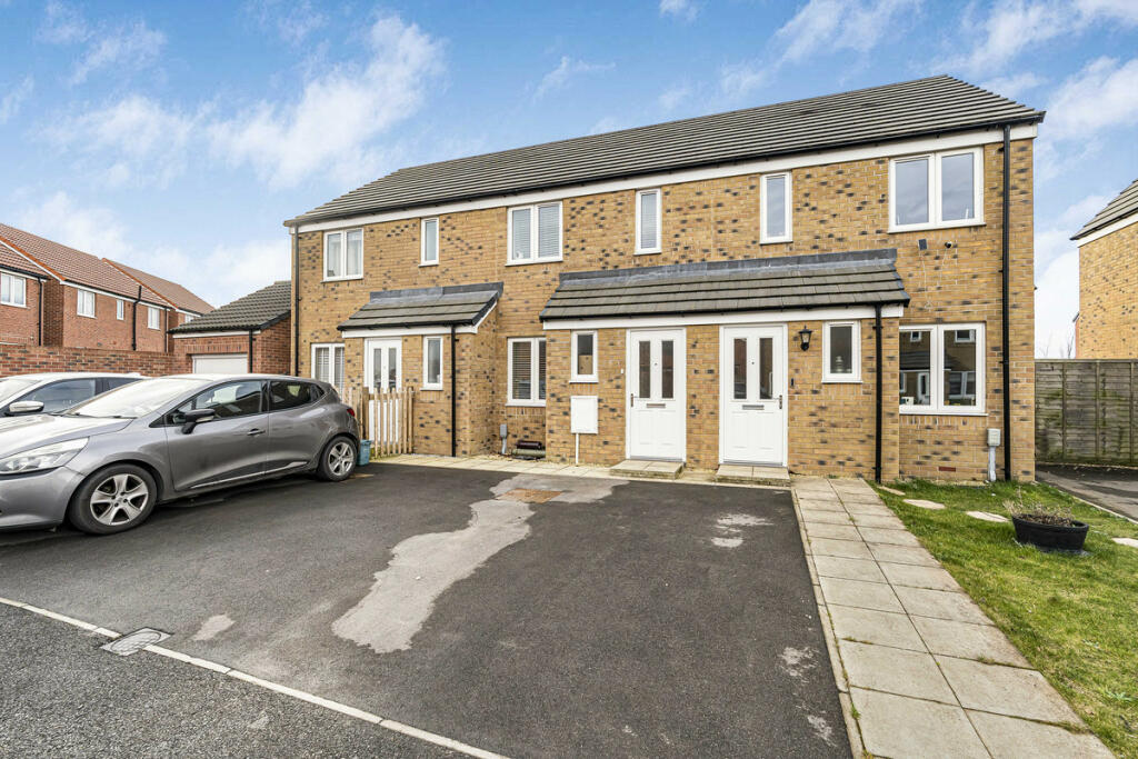 2 bedroom terraced house for sale in Horsa Close, Grove, OX12