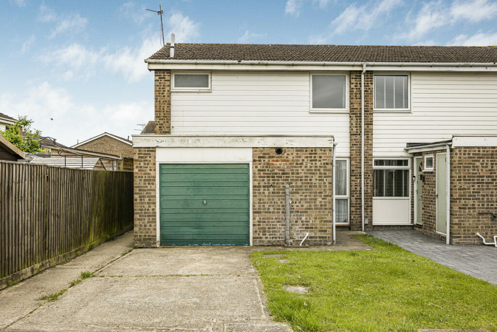 3 bedroom semidetached house for sale in Evenlode Close, Grove, OX12