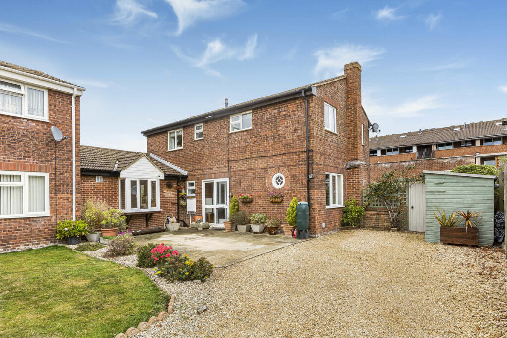 Main image of property: Hunters Close, Wantage, OX12