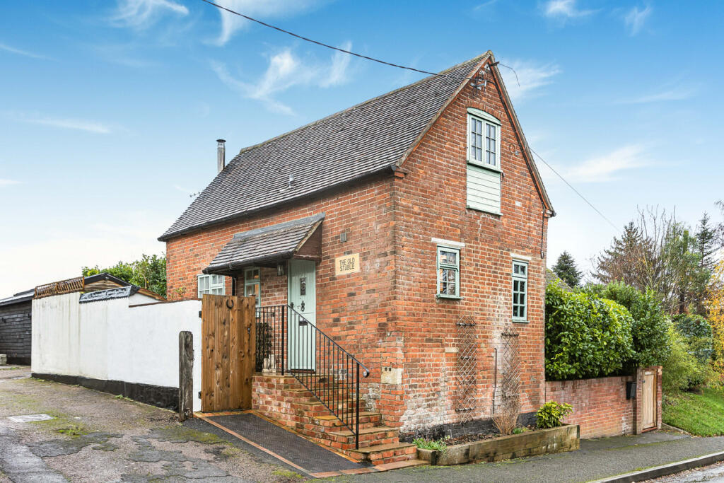 Main image of property: The Greenway, Wantage, OX12