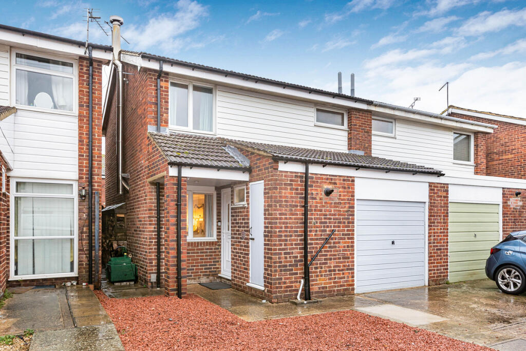 Main image of property: Evenlode Close, Grove, Wantage, OX12