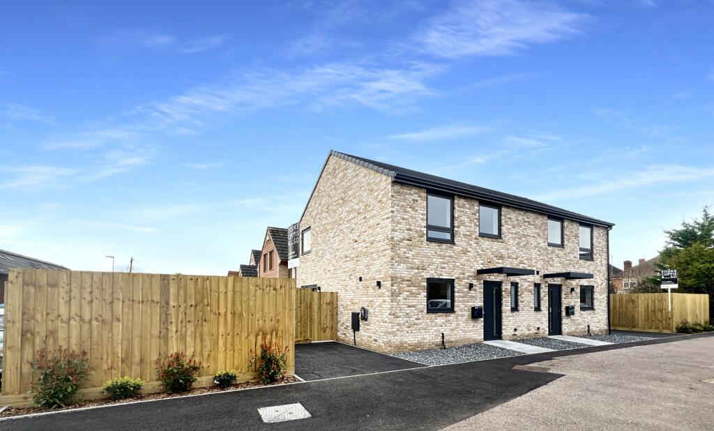 3 bedroom semidetached house for sale in Perne Road, Cambridge, CB1
