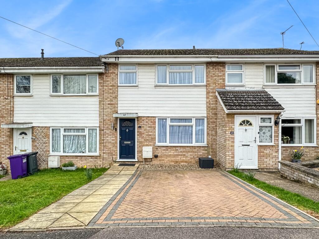 3 bedroom terraced house for sale in Coombelands, Royston, SG8