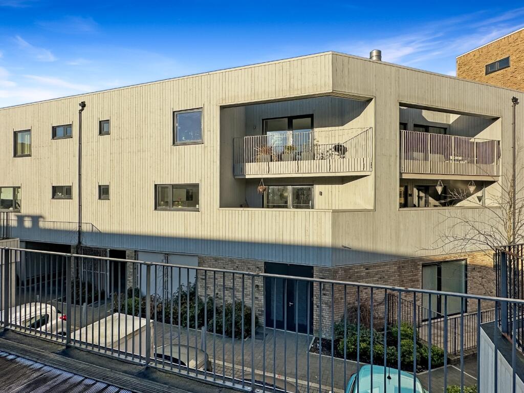 3 bedroom apartment for sale in Dobson Way, Trumpington, CB2