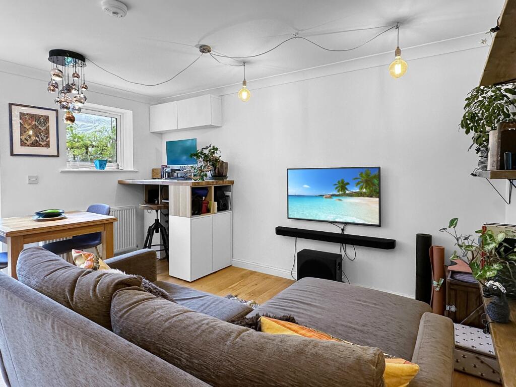 Additional property image - Ramsden Square, Cambridge