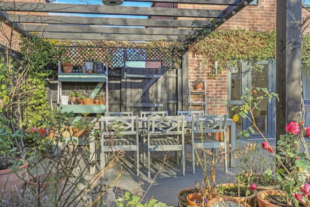 Additional property image - Plymouth Close, Cambridge