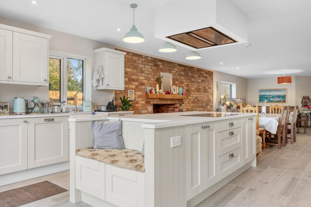 Additional property image - The Lanes, Over