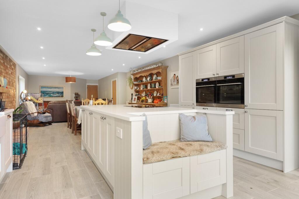 Additional property image - The Lanes, Over