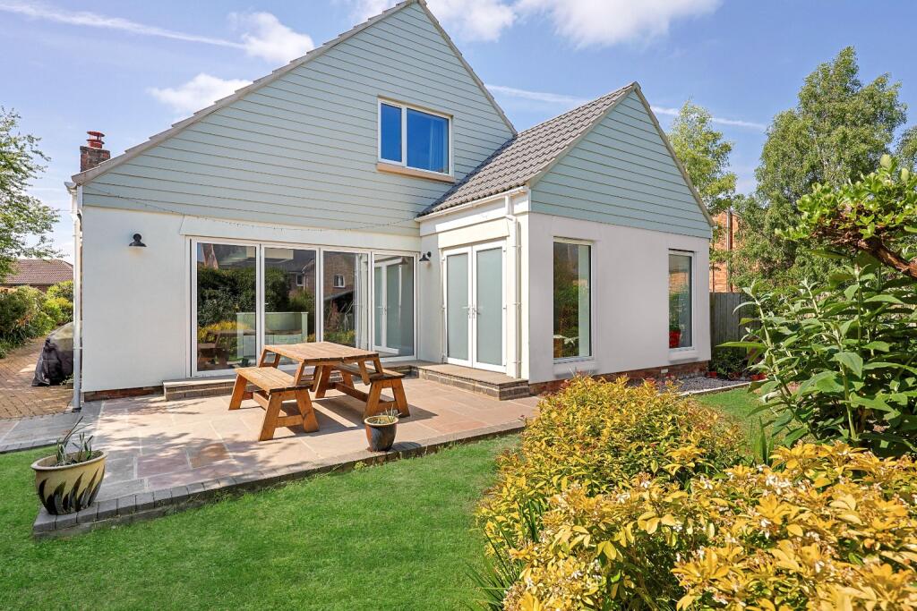 Additional property image - The Lanes, Over