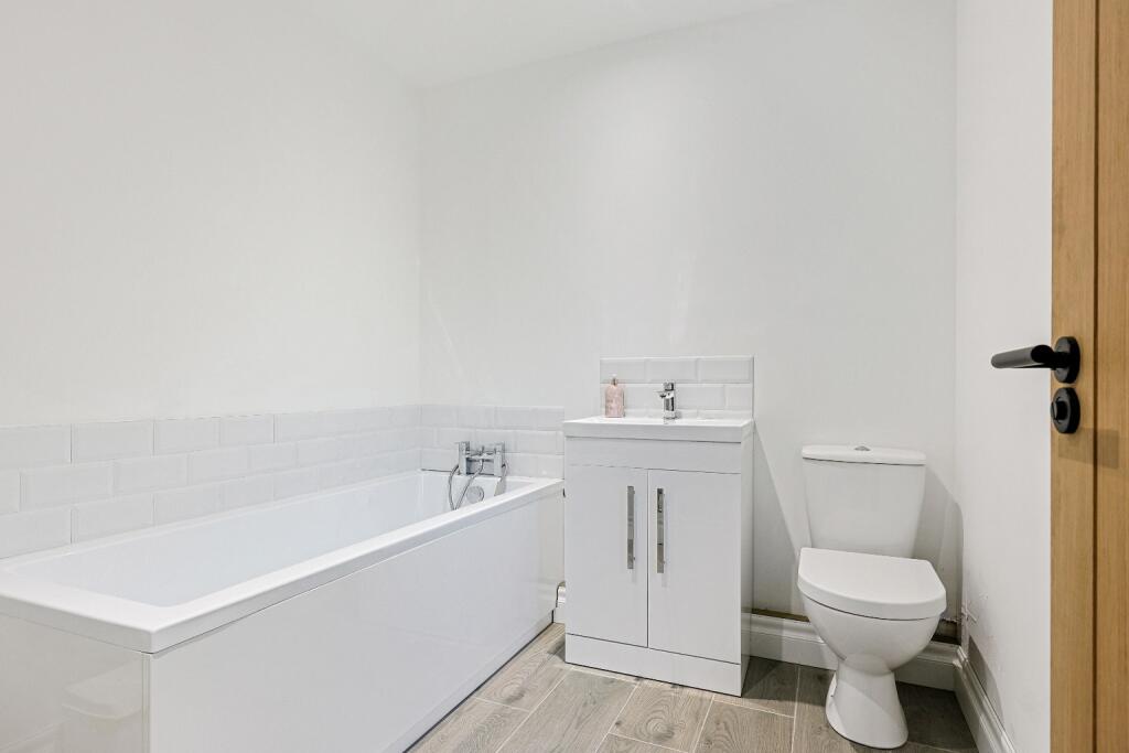 Additional property image - The Lanes, Over