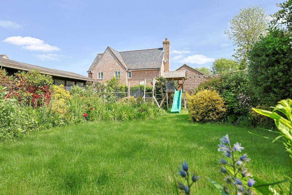 Additional property image - The Lanes, Over