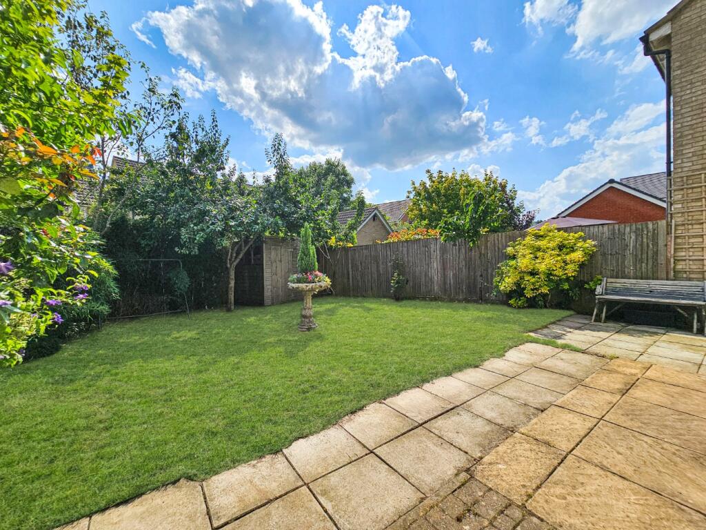 Property image - Grafton Drive, Highfields Caldecote