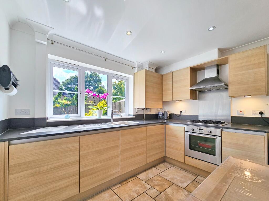 Additional property image - Grafton Drive, Highfields Caldecote