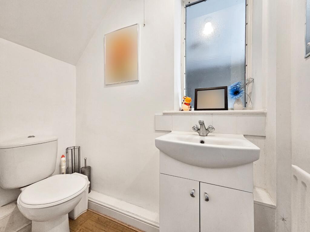 Additional property image - Grafton Drive, Highfields Caldecote