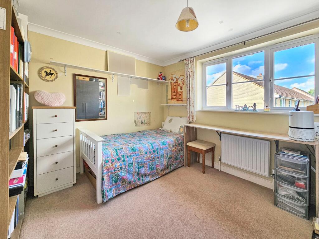 Additional property image - Grafton Drive, Highfields Caldecote