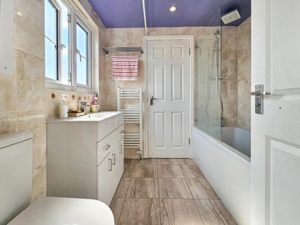 Additional property image - Grafton Drive, Highfields Caldecote