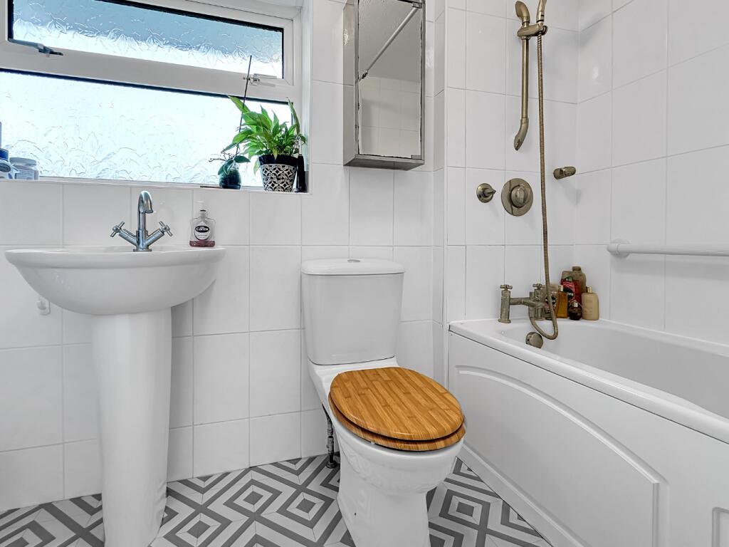 Additional property image - Kings Grove, Barton