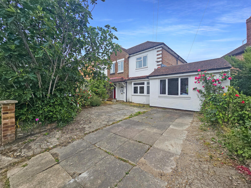 4 bedroom semi-detached house