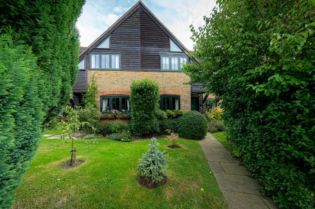 3 bedroom semidetached house for rent in Durlock Road, Staple, CT3