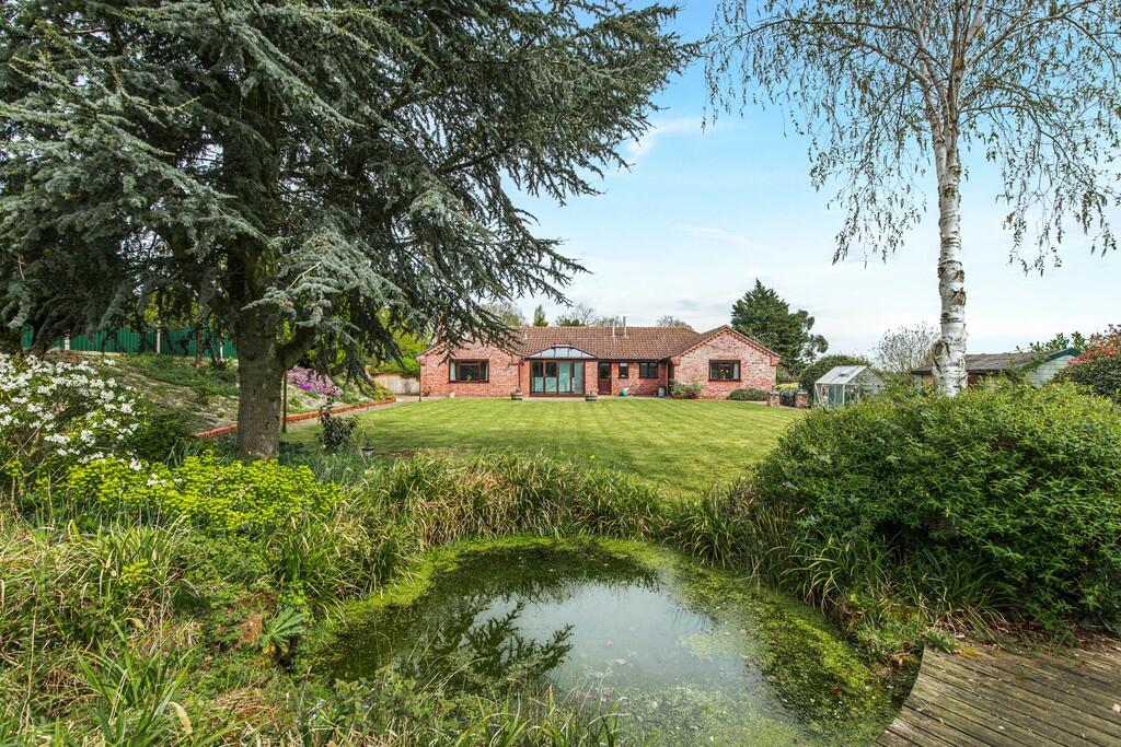 4 bedroom detached bungalow for sale in Needham, Harleston, IP20