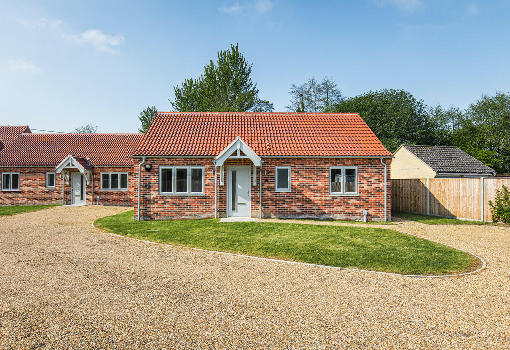 3 bedroom detached bungalow for sale in Horsford, Norwich, NR10