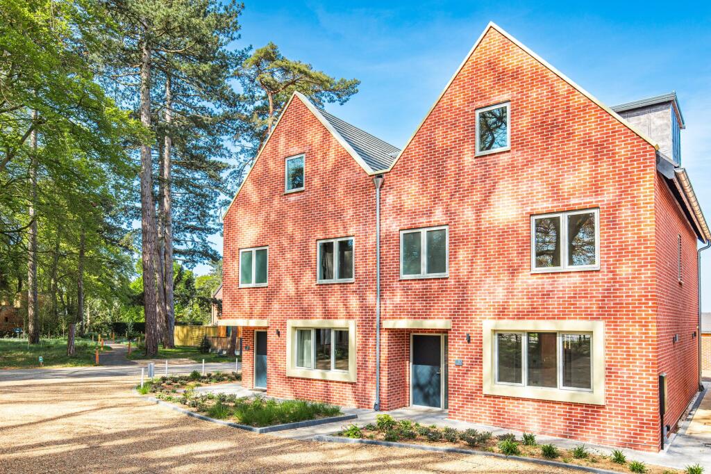 Main image of property: Robin House at The Lodge